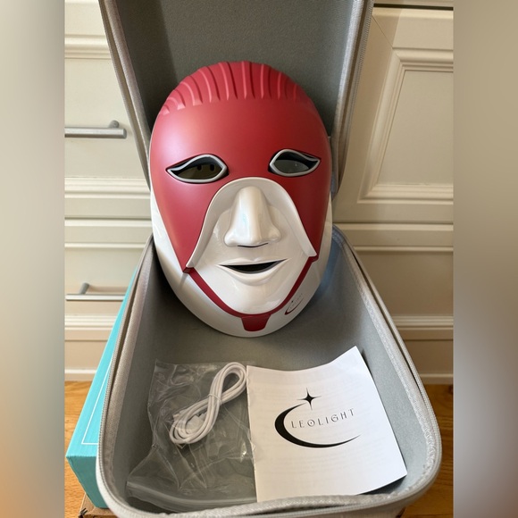 LED Face Mask - Picture 2 of 9